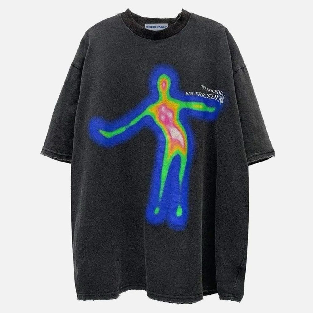 Aelfric Eden Distorted Portrait Graphic Oversized Tee - size small
